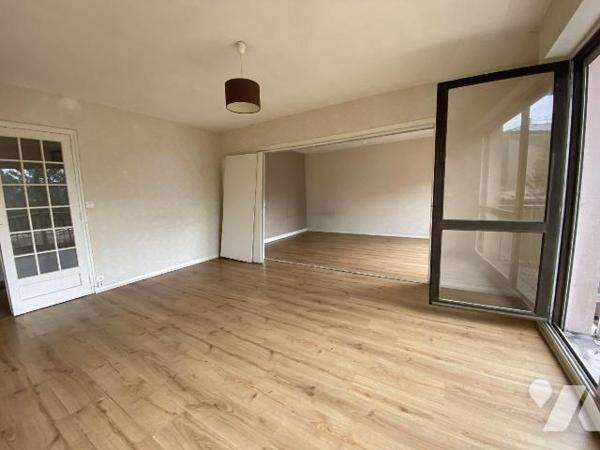 Au c?ur du quartier recherché de Saint-Marc, découvrez cet appartement de type 4 situé au premi...