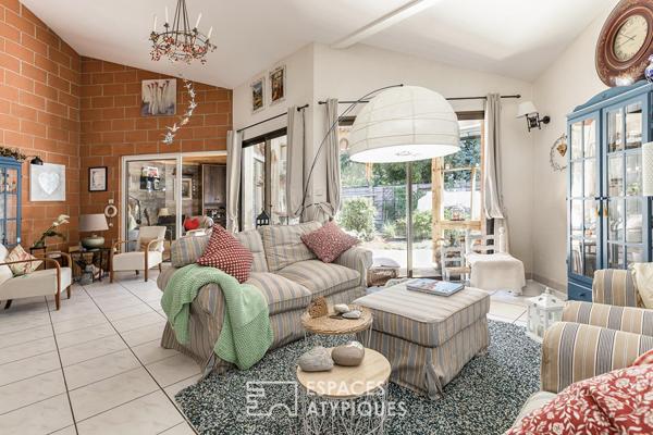 Villa d’architecte dans son écrin de verdure à Labastidette
