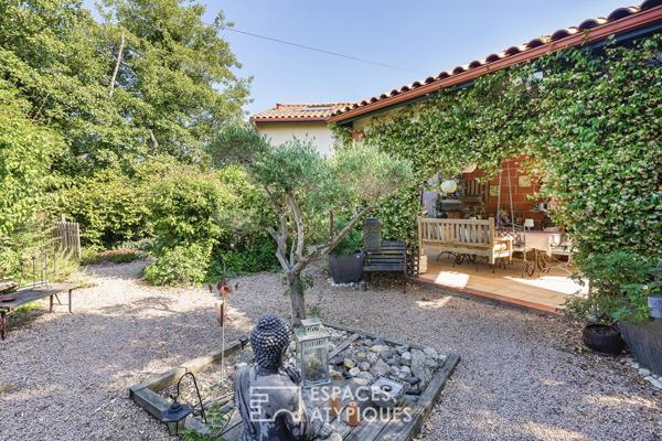 Villa d’architecte dans son écrin de verdure à Labastidette