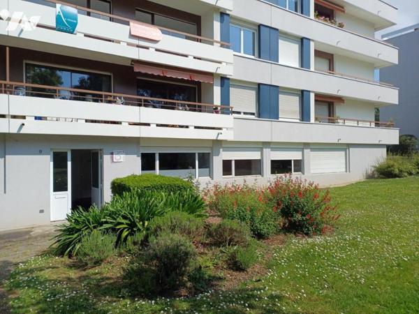 A VENDRE à NANTES Mangin/Beaulieu - Un local à usage de bureaux de 168m2 + 2 parkings