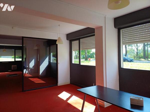 A VENDRE à NANTES Mangin/Beaulieu - Un local à usage de bureaux de 168m2 + 2 parkings