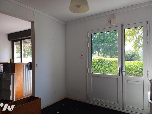 A VENDRE à NANTES Mangin/Beaulieu - Un local à usage de bureaux de 168m2 + 2 parkings