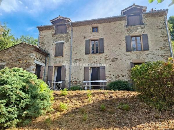 Vente                                                      Propriété
                        
                     7 pièces                      195 m2                     à Saint-Amans-Valtoret