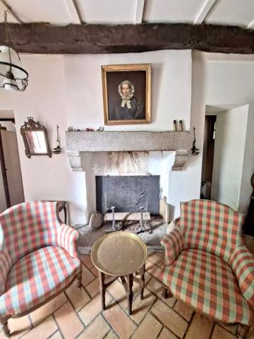 Vente                                                      Propriété
                        
                     7 pièces                      195 m2                     à Saint-Amans-Valtoret