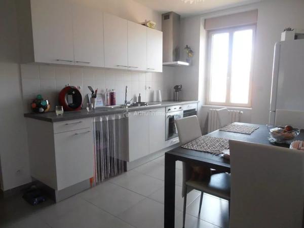 Location                                                      Appartement
                        
                     3 pièces                      70 m2                     à Gaillac