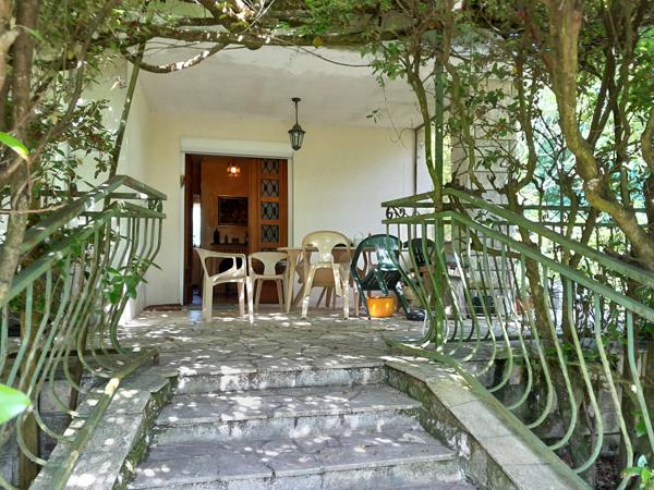 Ensemble de 2 MAISONS MITOYENNES sur SOUS-SOL sur TERRAIN de 4207m²