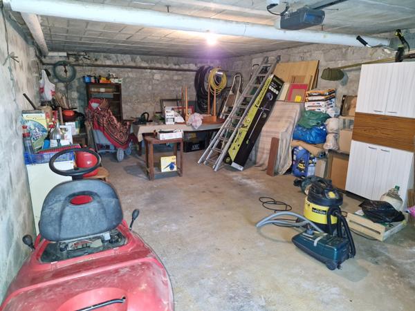 Ensemble de 2 MAISONS MITOYENNES sur SOUS-SOL sur TERRAIN de 4207m²