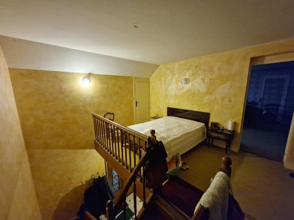 Ensemble de 2 MAISONS MITOYENNES sur SOUS-SOL sur TERRAIN de 4207m²