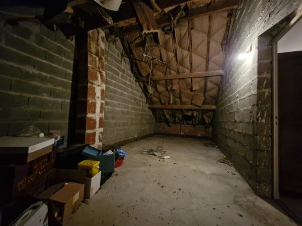 Ensemble de 2 MAISONS MITOYENNES sur SOUS-SOL sur TERRAIN de 4207m²