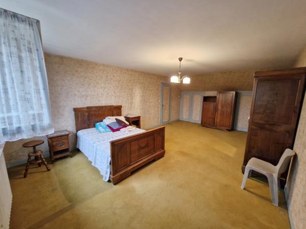 Ensemble de 2 MAISONS MITOYENNES sur SOUS-SOL sur TERRAIN de 4207m²