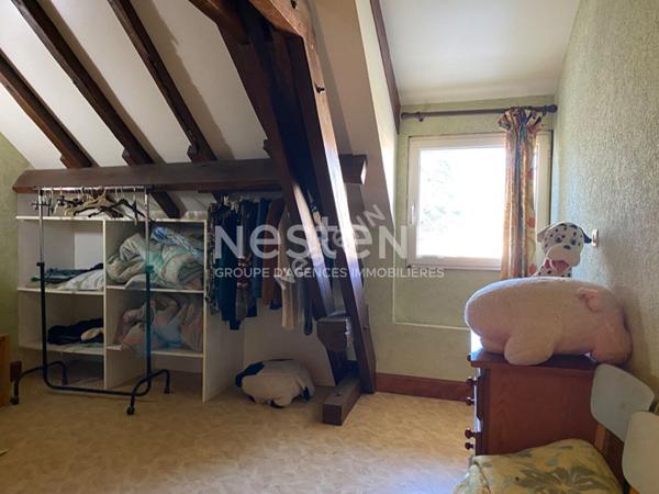 Charmante maison atypique avec grange à Saint-Estèphe, proche de l'étang au calme