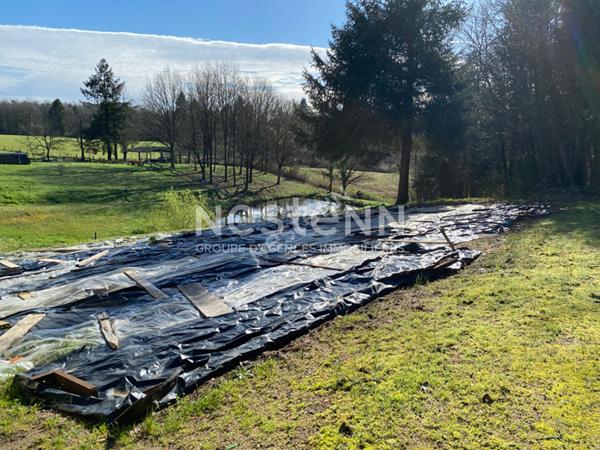 Charmante maison atypique avec grange à Saint-Estèphe, proche de l'étang au calme