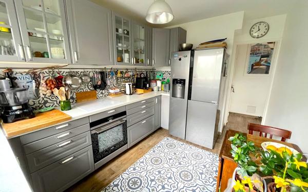 Appartement à vendre    3 pièces • 76,50 m2 Marseille 12