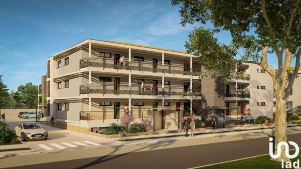 Appartement 3 pièces de 92 m² à Sénas (13560)