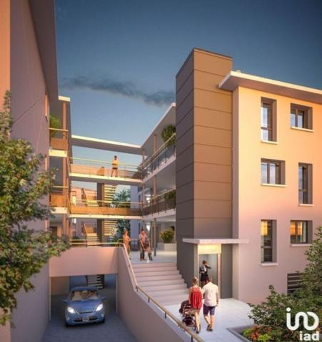Appartement 3 pièces de 92 m² à Sénas (13560)