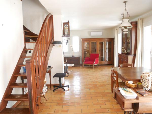 Villa T7 145 m² dont ( 28 m² d'annexe aménagée en studio) sur parcelle de terrain d'env 1100 m²