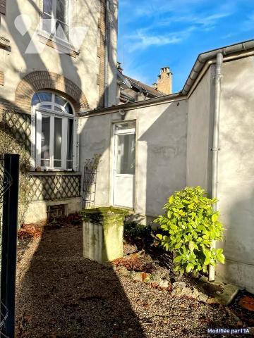 CHALONS EN CHAMPAGNE(51000) Appartement de type 2, avec jardin, place de parking et dépendance