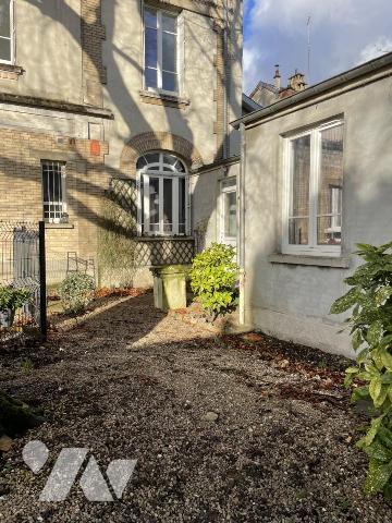CHALONS EN CHAMPAGNE(51000) Appartement de type 2, avec jardin, place de parking et dépendance