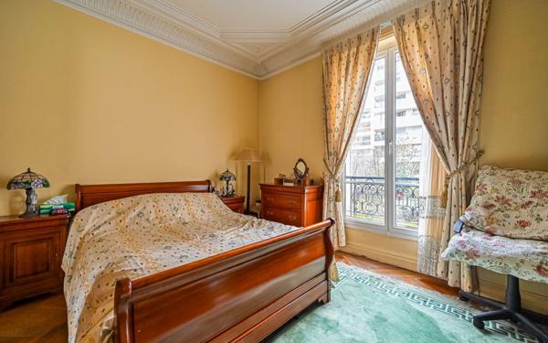 Appartement à vendre    4 pièces • 96,54 m2 Saint-Mandé