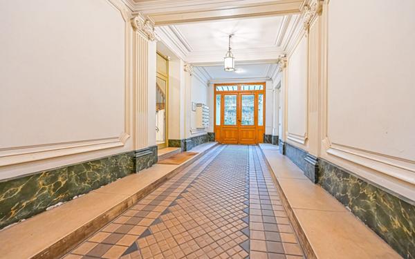 Appartement à vendre    4 pièces • 96,54 m2 Saint-Mandé