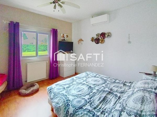 Maison de contemporaine, grand garage de 180m²