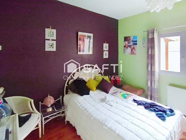 Maison de contemporaine, grand garage de 180m²