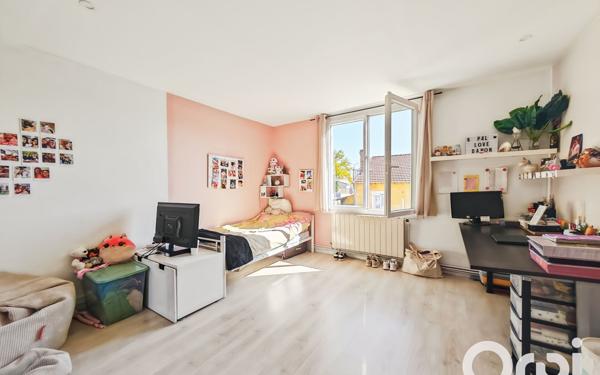 Appartement à vendre    4 pièces • 191 m2 Bollène