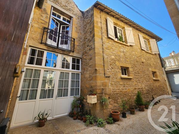 Appartement F3 Bis à vendre  3 pièces - 58,24 m 2   SARLAT LA CANEDA  - 24