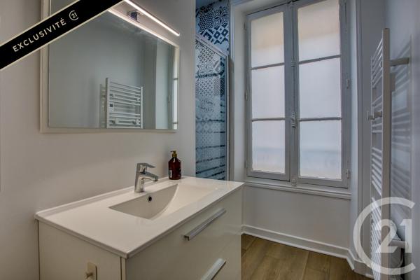 Appartement F3 Bis à vendre  3 pièces - 58,24 m 2   SARLAT LA CANEDA  - 24
