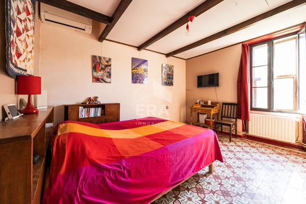 À vendre à Perpignan "Les Jardins Saint Jacques" : Maison 4 faces avec T2 indépendant, garage et jardin