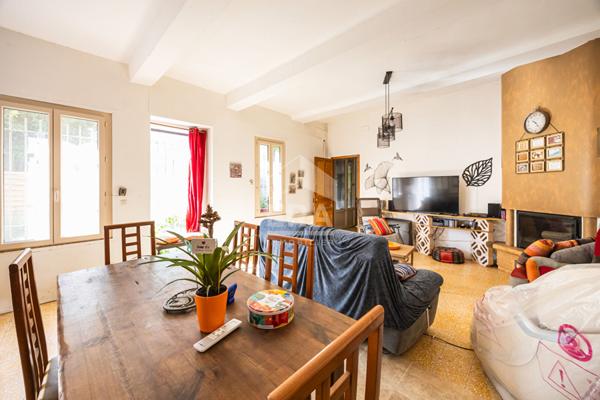 À vendre à Perpignan "Les Jardins Saint Jacques" : Maison 4 faces avec T2 indépendant, garage et jardin