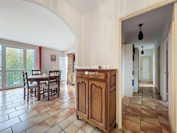 5 pièces à 2 pas du métro et des commerces