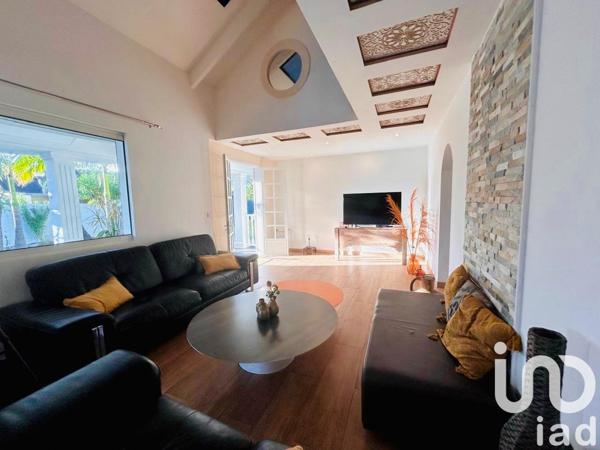 Maison à vendre 8 pièces 196 m² L'Étang-Salé