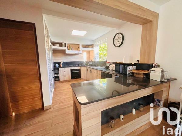 Maison à vendre 8 pièces 196 m² L'Étang-Salé