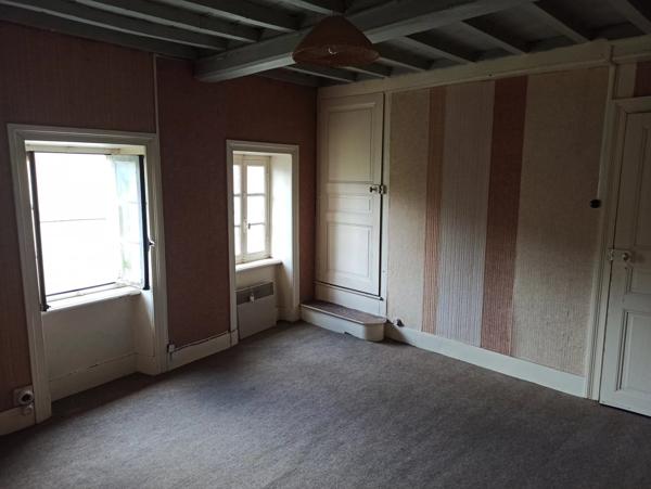 Immobilier Billom (63160) – Maison de village 84m2 – 58 000 €