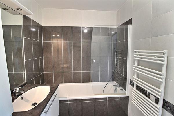 MASSY ATLANTIS Appartement Massy 4 pièce(s) 80.18 m2, terrasse et double parking en sous-sol