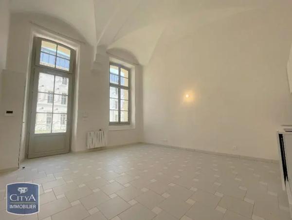 Appartement à louer 3 pièces 64.7m² Avignon (84000)