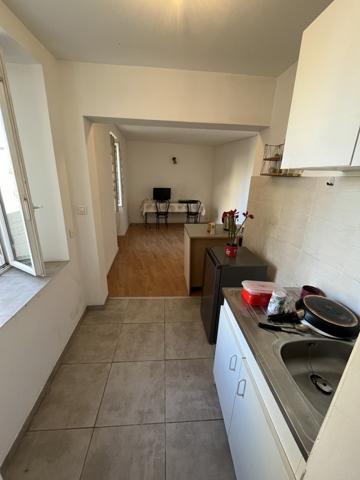 Sault (84390) Immeuble avec rapport locatif intéressant!