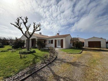 Maison à vendre à Saint-Vincent-sur-Jard en Vendée (85520), ref : 51066-2066