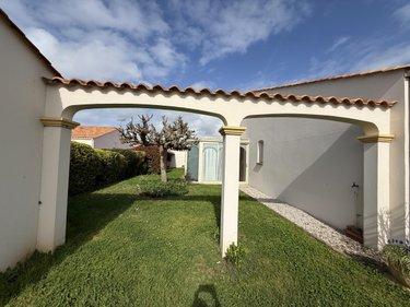Maison à vendre à Saint-Vincent-sur-Jard en Vendée (85520), ref : 51066-2066