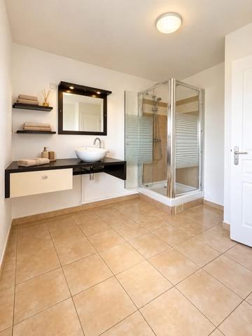 A VENDRE trés beau Duplex avec vue mer à PETIT BOURG
