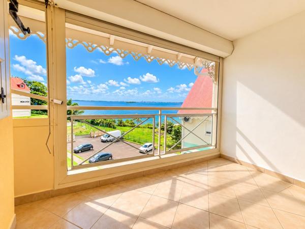A VENDRE trés beau Duplex avec vue mer à PETIT BOURG