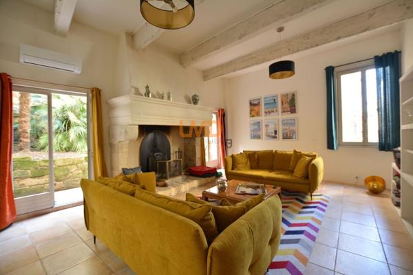 Demeure de charme au coeur de Sommières, Garage, jardinet, terrasse