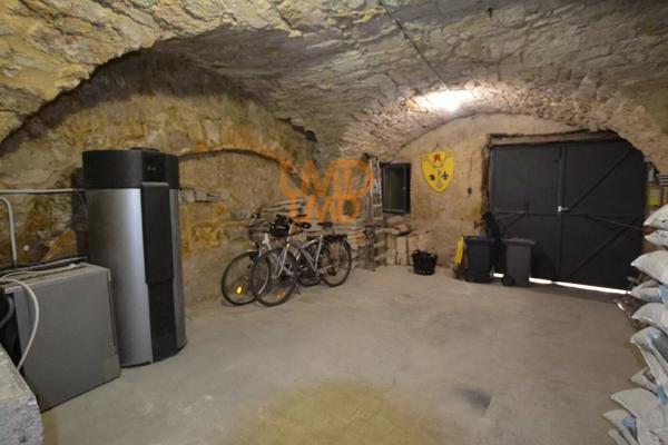 Demeure de charme au coeur de Sommières, Garage, jardinet, terrasse