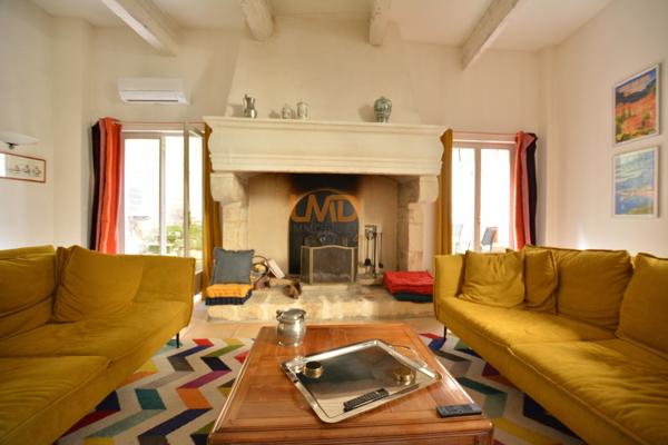 Demeure de charme au coeur de Sommières, Garage, jardinet, terrasse