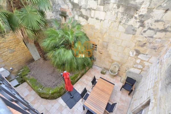 Demeure de charme au coeur de Sommières, Garage, jardinet, terrasse