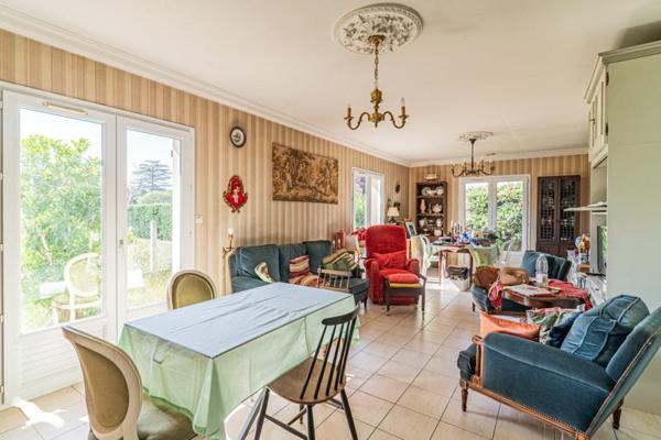 Maison 374 880 € Villenave-d'Ornon 4 p 103 m² DPE D
