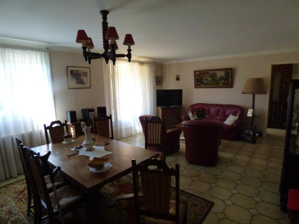 Maison plain pied de 100 m², 2 chambres, garage, terrain de 1450 m²