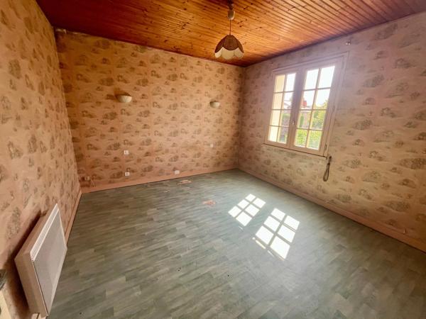 DOIX LES FONTAINES 85200 AGREABLE MAISON SEMI PLAIN PIED 3 CHAMBRES AVEC ANNEXES ET JARDIN 1500M² CLOS