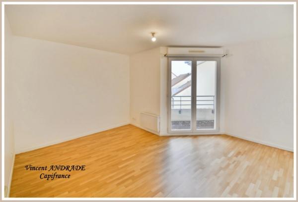 Appartement 2 pièces BRETIGNY SUR ORGE Dernier étage avec Mezzanine en duplex,2 balcons, parking
